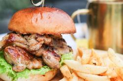 1xBit体育活动-关于汉堡内部矛盾频发，教练团队或将重组的信息