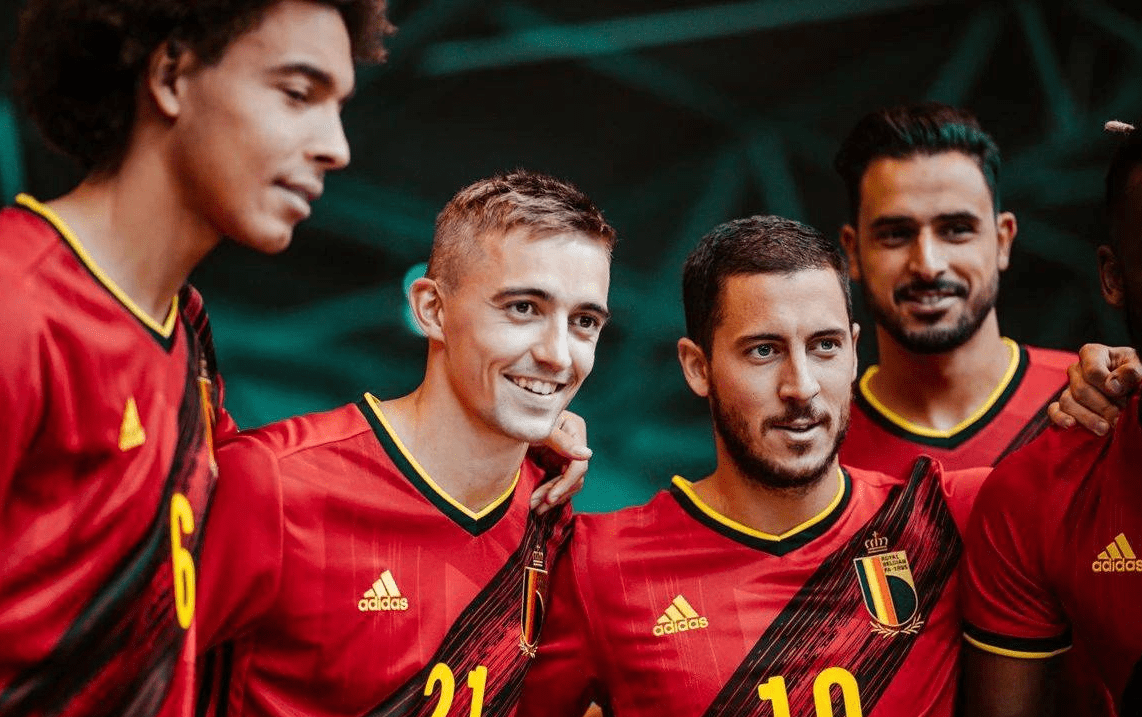 包含冰岛队战斗力强劲，欧洲预选赛晋级形势乐观的词条