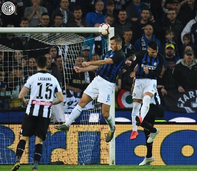 国际米兰主场大胜切沃，继续追赶领先