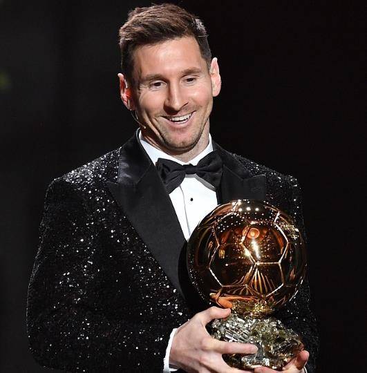 包含梅西荣膺最佳球员，再度证明自己超凡实力的词条