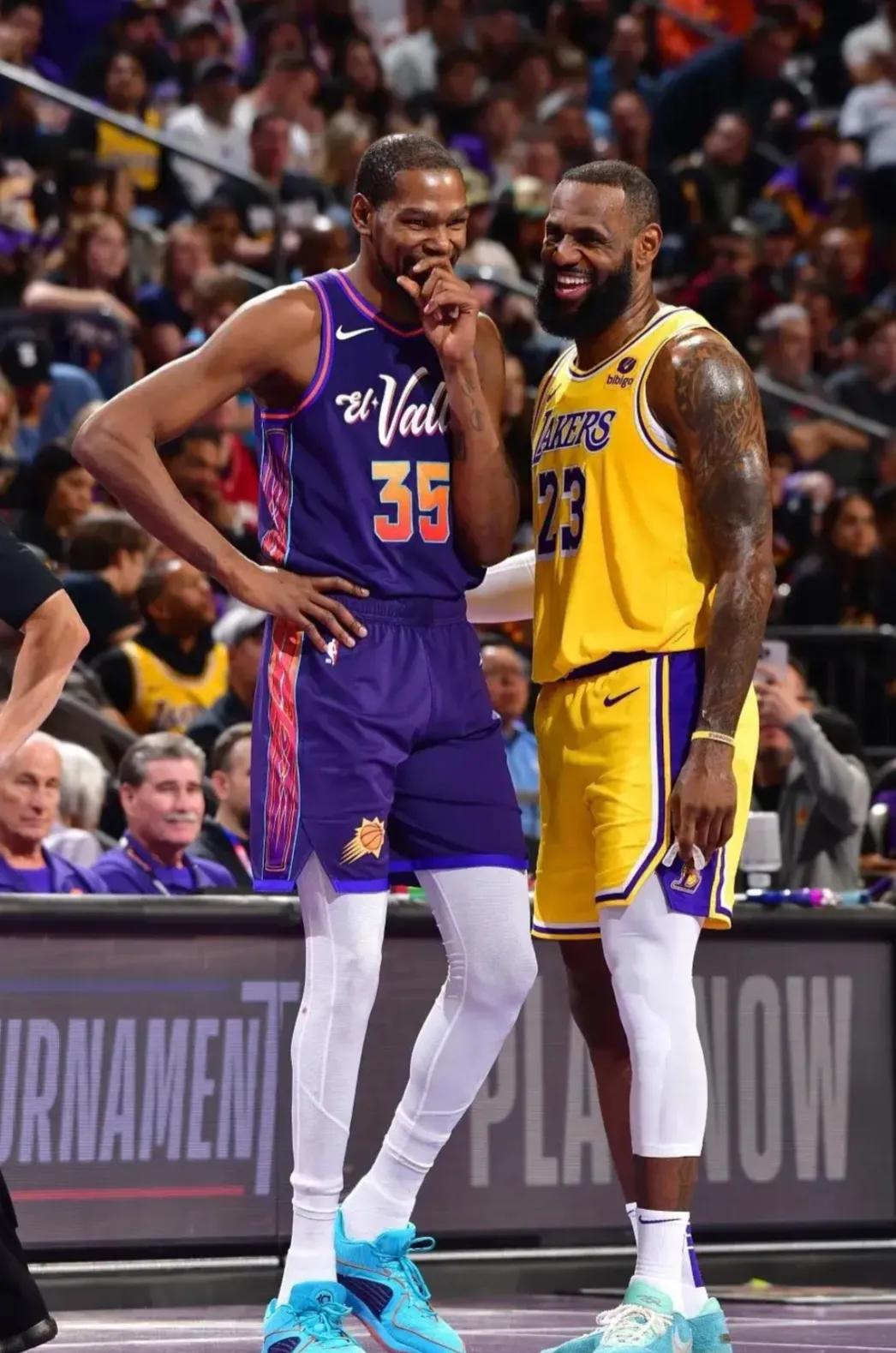 包含篮球赛场上的精彩瞬间,引发全球篮球迷热烈讨论的词条 包含篮球赛场上的精彩瞬间,引发全球篮球迷热烈讨论的词条