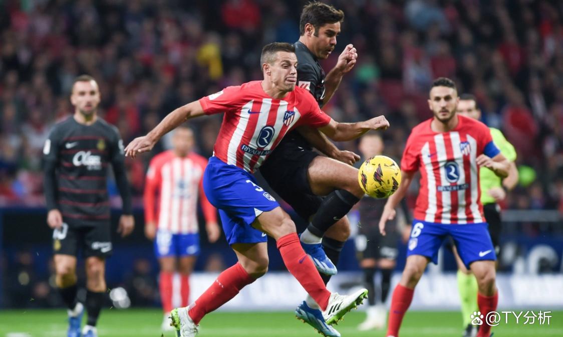 塞维利亚主场战胜巴拉多利德，继续领先