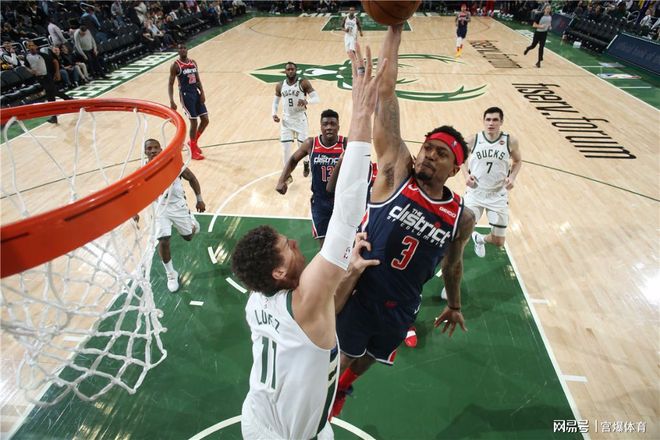 雄鹿大胜活塞,米德尔顿神奇砍下27分 雄鹿大胜活塞,米德尔顿神奇砍下27分