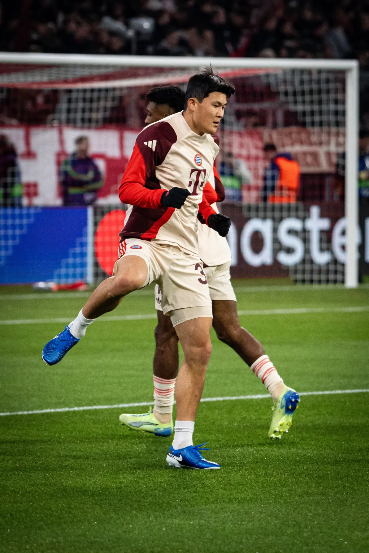 巴黎圣日耳曼逆转拜仁，欧冠赛场大逆转引发关注的简单介绍