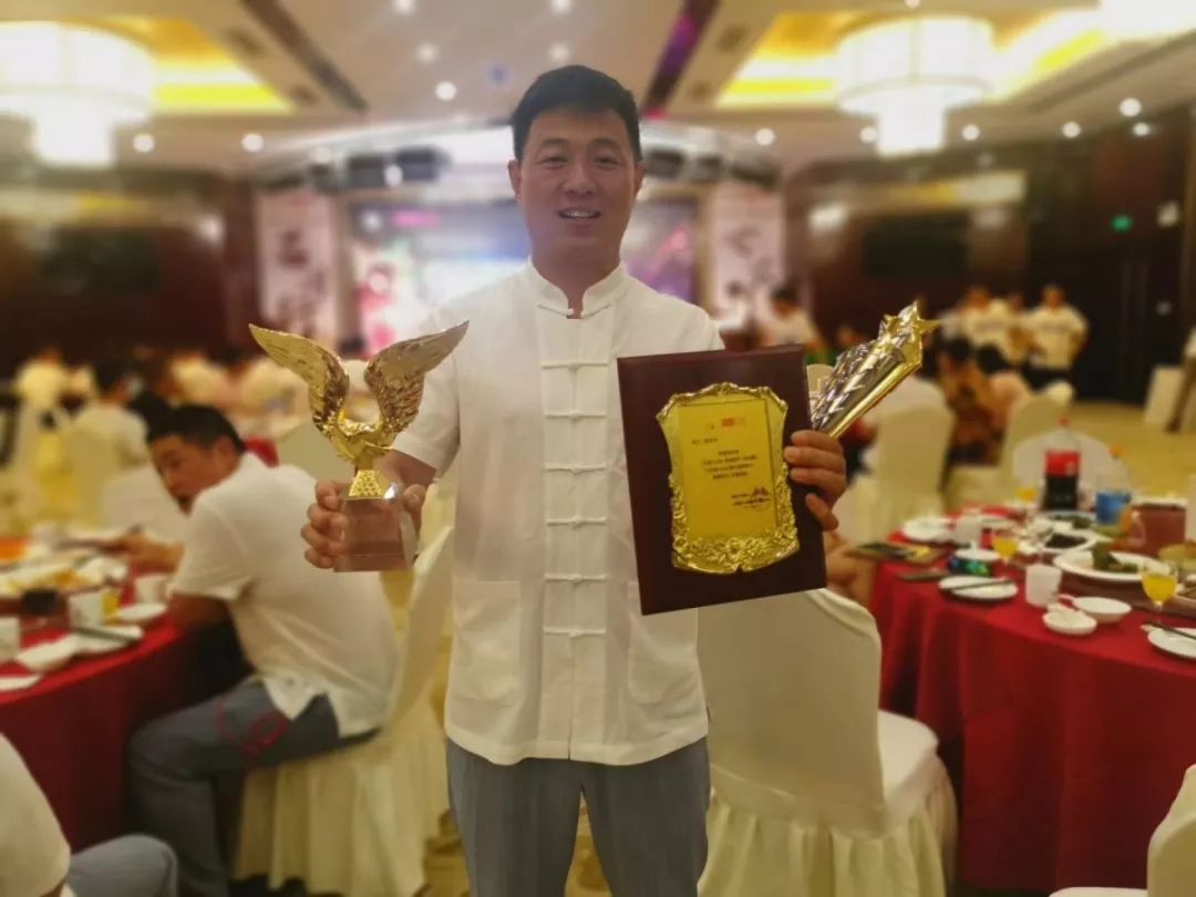 运动员尽心全力，谱写奇迹传奇