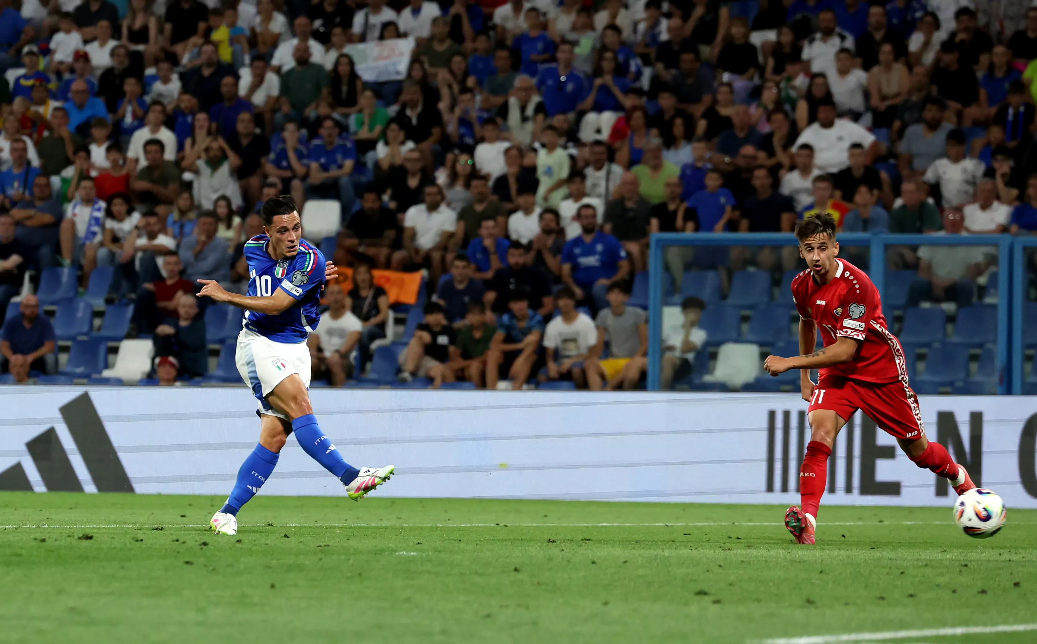 关于意大利全面爆发，横扫对手晋级欧锦赛四分之一决赛的信息